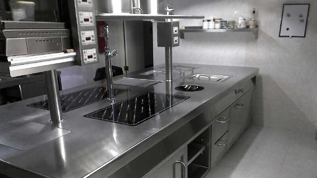 Installed kitchen system example